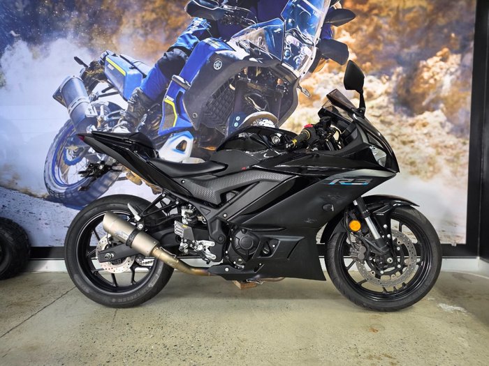 2023 Yamaha YZF-R3 BLACK