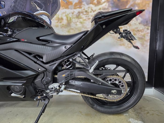 2023 Yamaha YZF-R3 BLACK