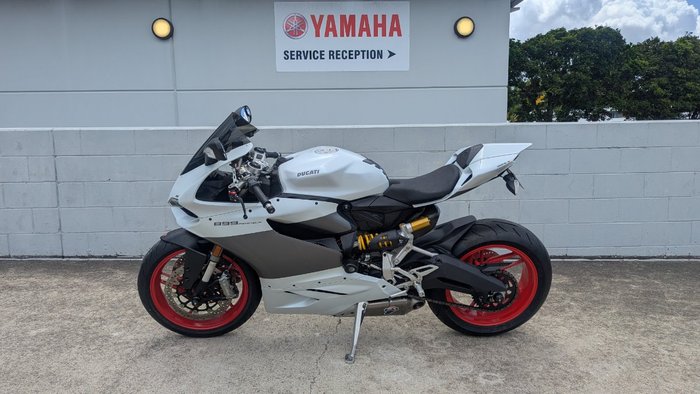 2014 DUCATI 899 PANIGALE White