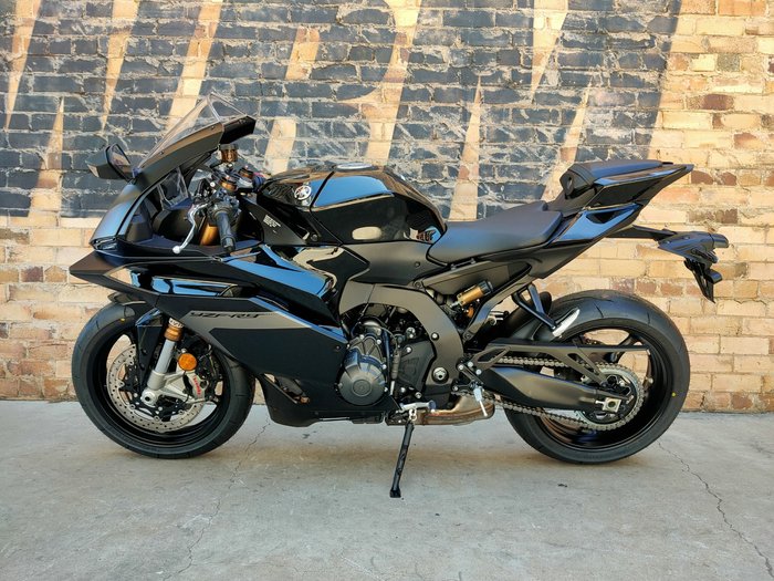 2025 YAMAHA YZF-R9 ROAD BLACK
