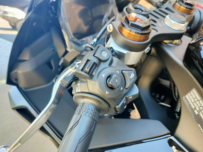 2025 YAMAHA YZF-R9 ROAD BLACK