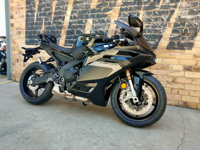 2025 YAMAHA YZF-R9 ROAD BLACK