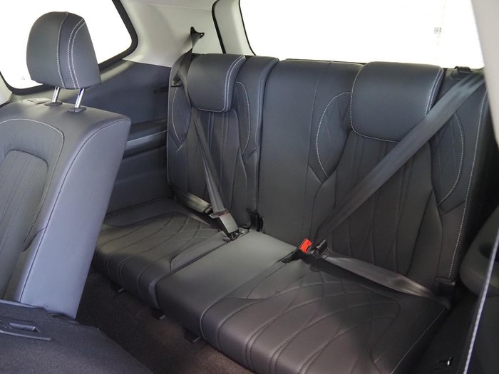 2025 LDV D90 Executive