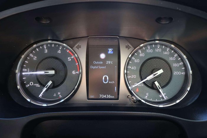 2022 Toyota Hilux SR