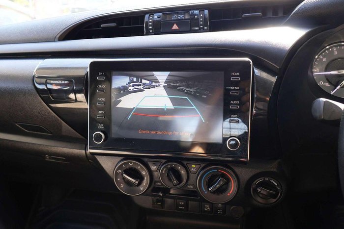 2022 Toyota Hilux SR