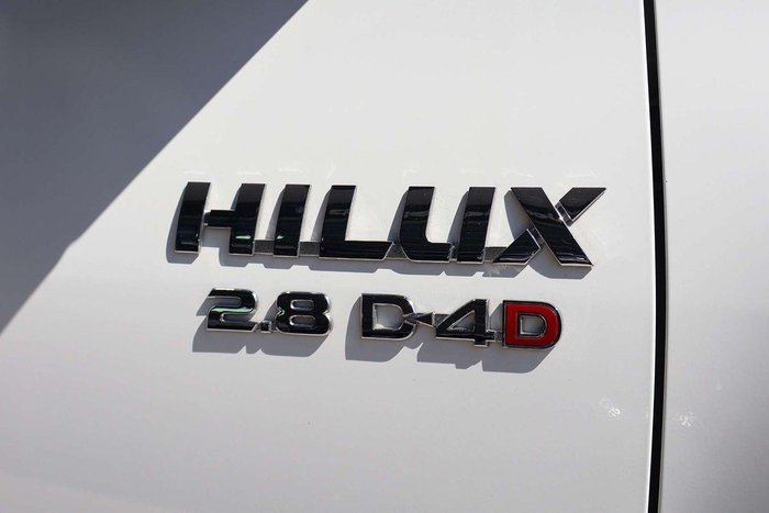 2022 Toyota Hilux SR