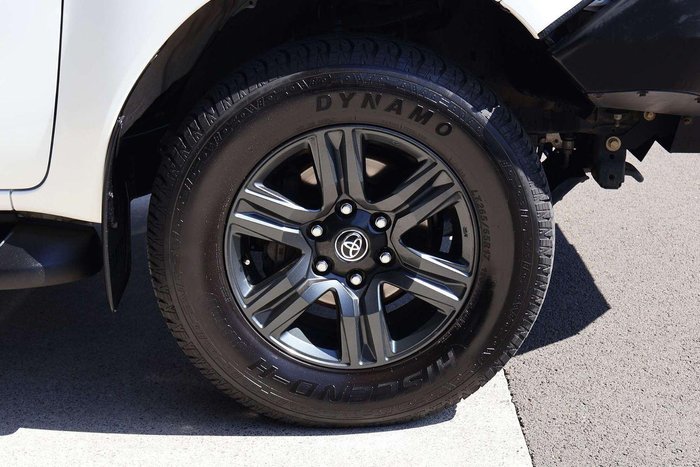 2022 Toyota Hilux SR