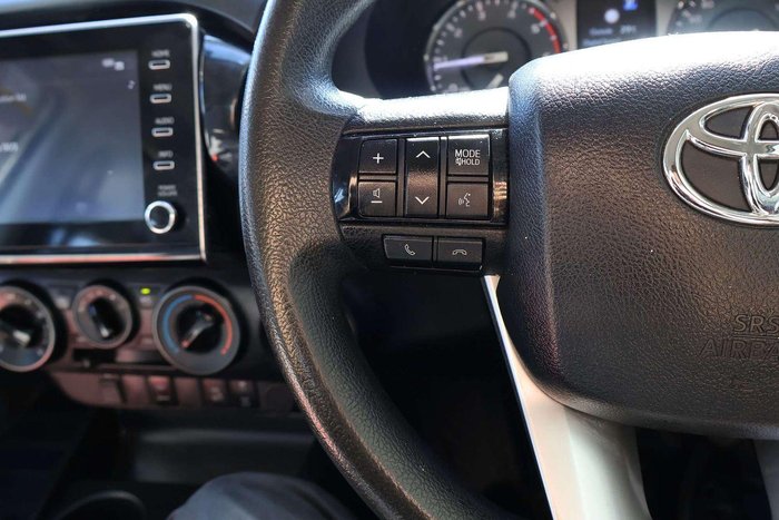 2022 Toyota Hilux SR