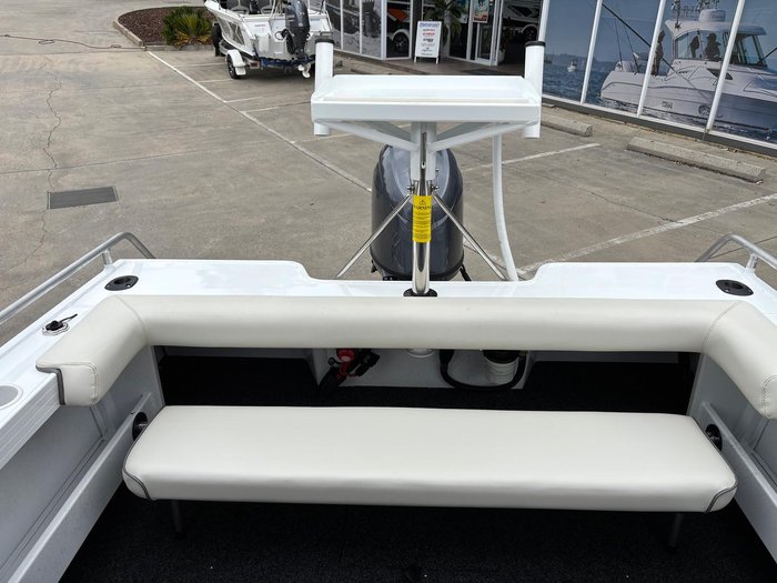 2026 QUINTREX 450 Fishabout Pro