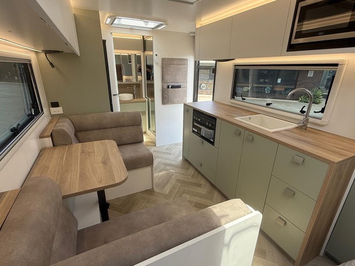 2025 New Age Caravans 18' Manta Ray Expedition