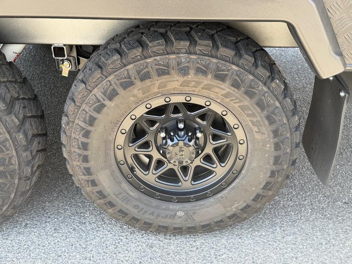 2025 New Age Caravans 18' Manta Ray Expedition