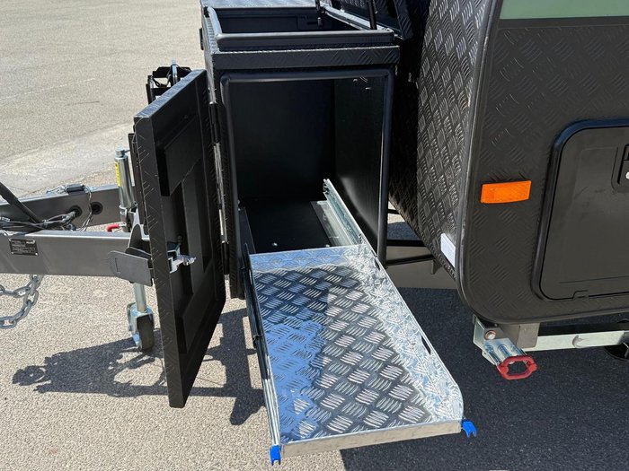 2025 New Age Caravans 18' Manta Ray Expedition