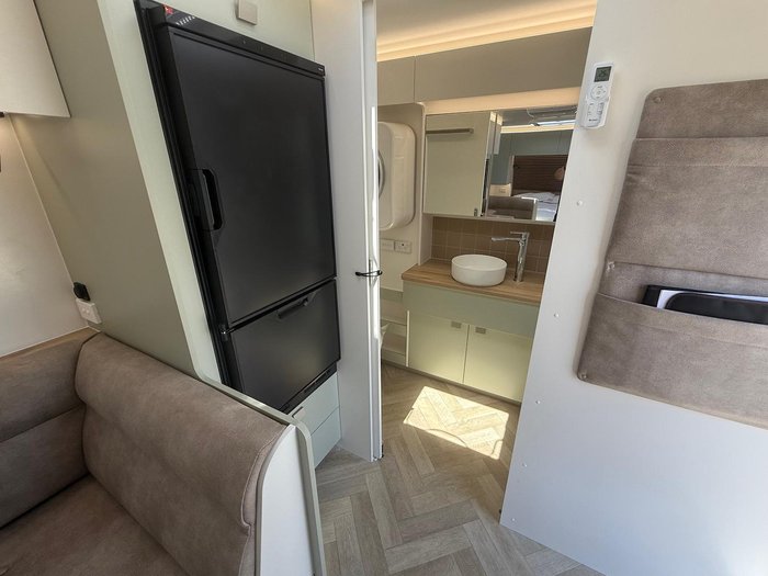 2025 New Age Caravans 18' Manta Ray Expedition