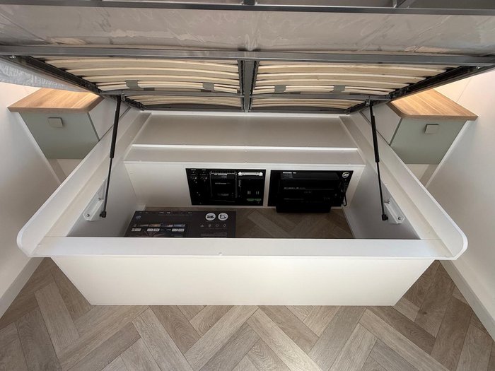 2025 New Age Caravans 18' Manta Ray Expedition