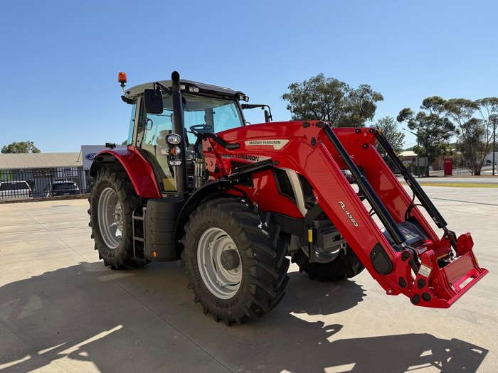 0 Massey Ferguson 7S.145 Dyna-6