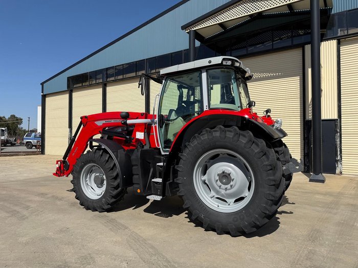 0 Massey Ferguson 7S.145 Dyna-6