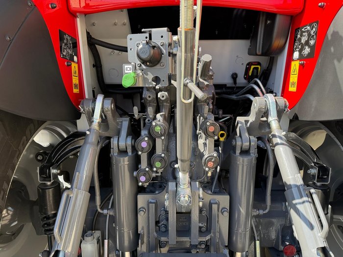 0 Massey Ferguson 7S.145 Dyna-6