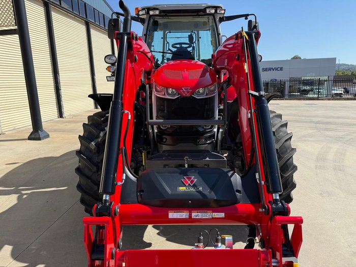 0 Massey Ferguson 7S.145 Dyna-6