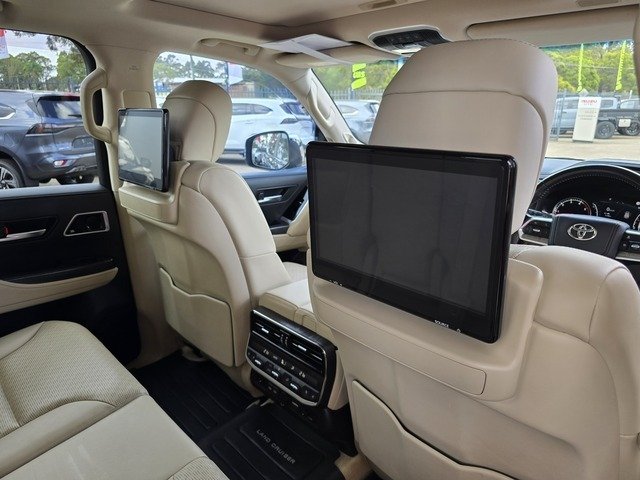 2023 Toyota Landcruiser LC300 Sahara ZX (4x4)