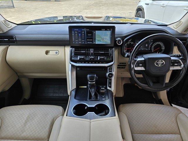 2023 Toyota Landcruiser LC300 Sahara ZX (4x4)