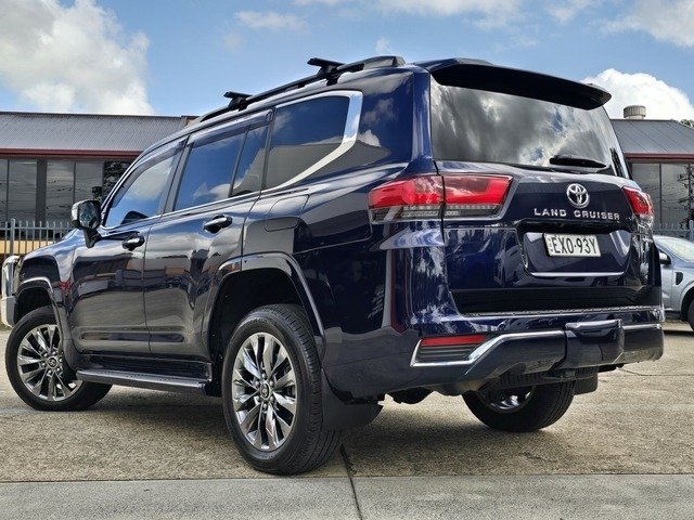 2023 Toyota Landcruiser LC300 Sahara ZX (4x4)