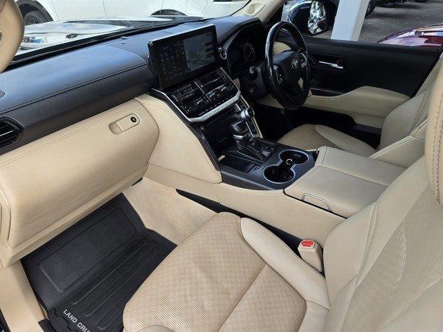 2023 Toyota Landcruiser LC300 Sahara ZX (4x4)