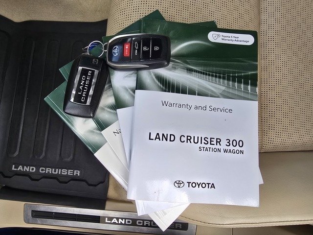 2023 Toyota Landcruiser LC300 Sahara ZX (4x4)