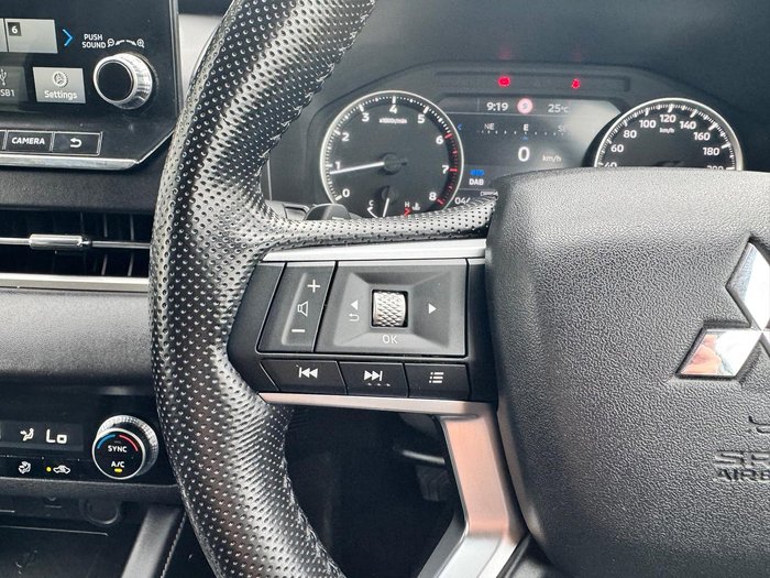 2021 Mitsubishi Outlander LS