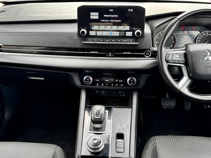 2021 Mitsubishi Outlander LS