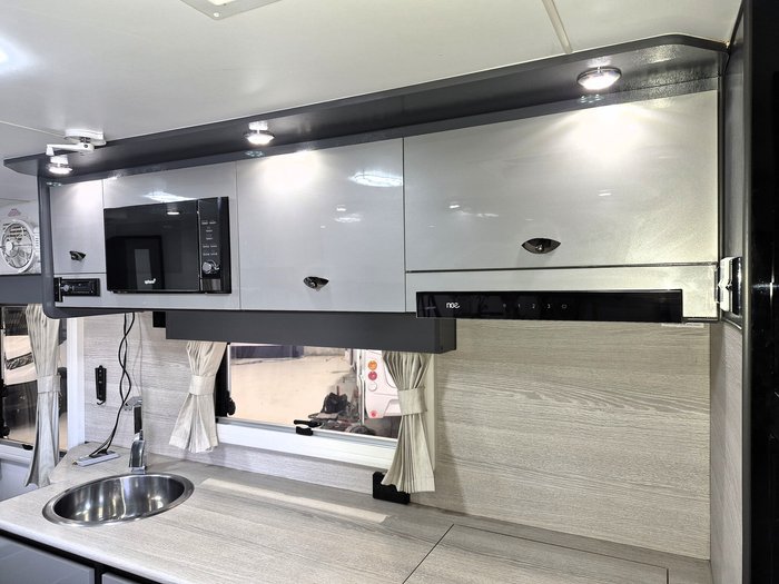 2021 Domain Wedgetail Hybrid