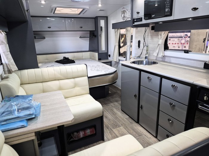 2021 Domain Wedgetail Hybrid