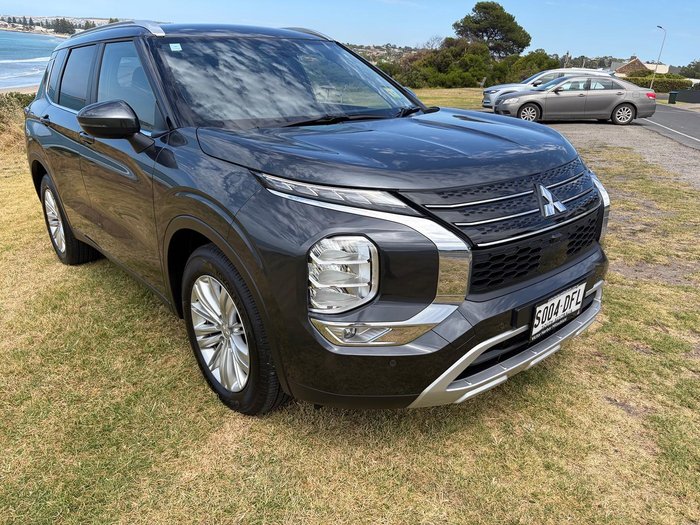 2024 Mitsubishi Outlander LS