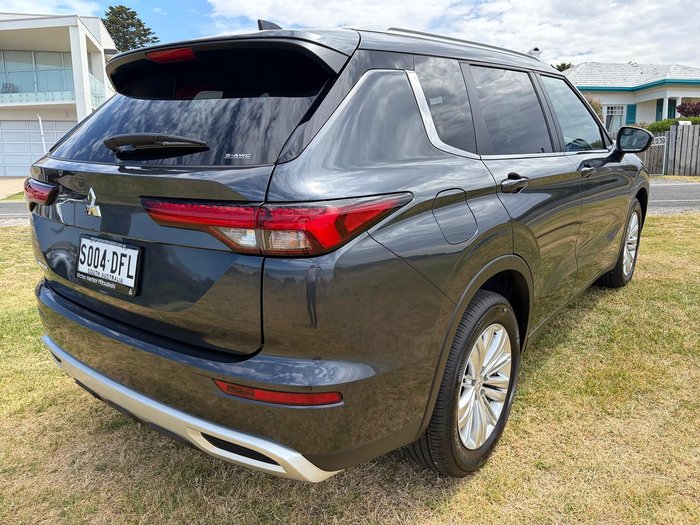 2024 Mitsubishi Outlander LS