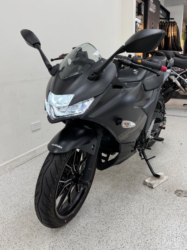 2023 Suzuki GIXXER SF Black