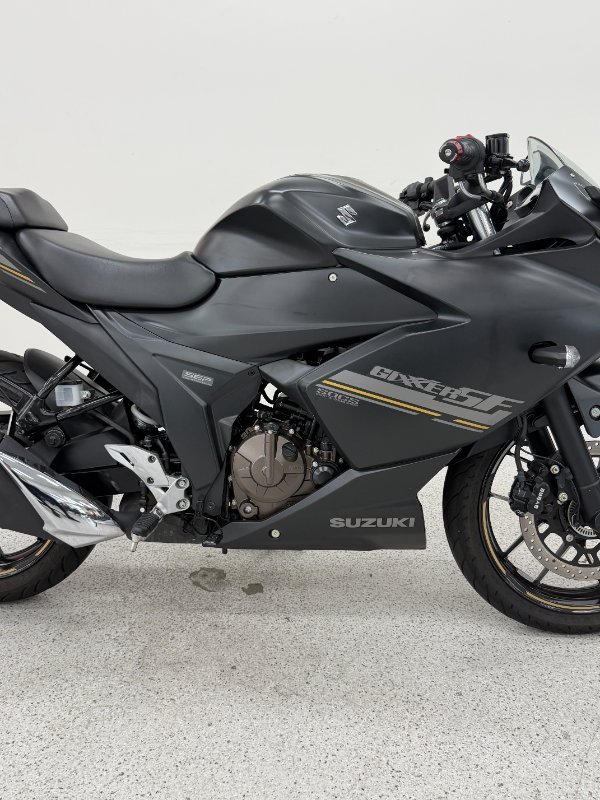 2023 Suzuki GIXXER SF Black