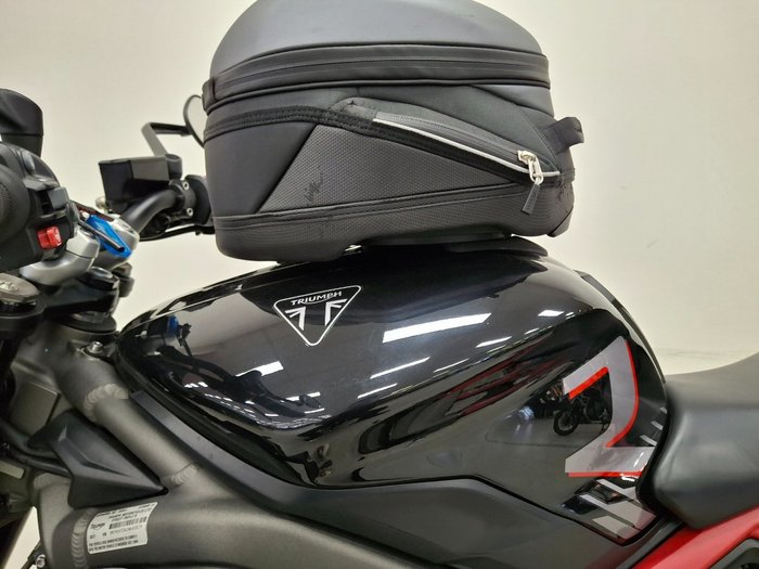 2022 Triumph STREET TRIPLE R Black