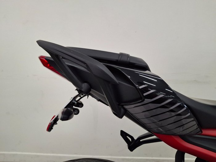 2022 Triumph STREET TRIPLE R Black