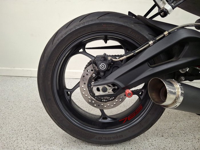 2022 Triumph STREET TRIPLE R Black