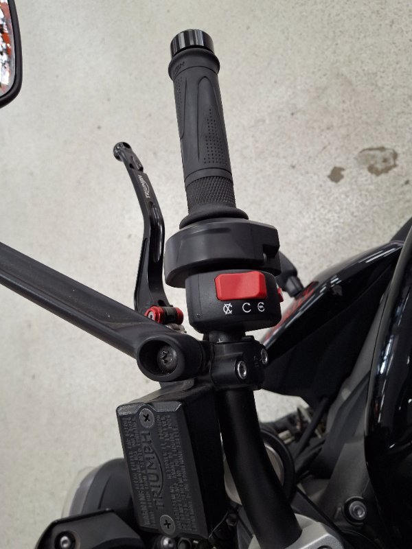 2022 Triumph STREET TRIPLE R Black