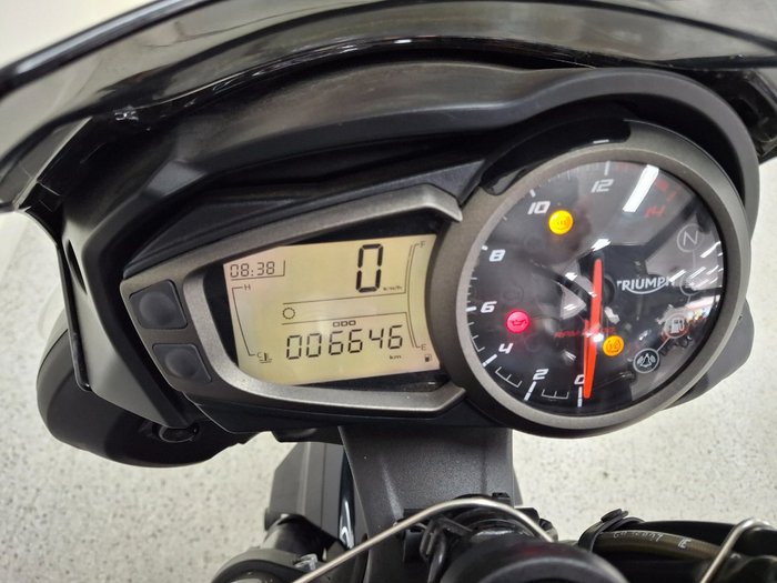 2022 Triumph STREET TRIPLE R Black