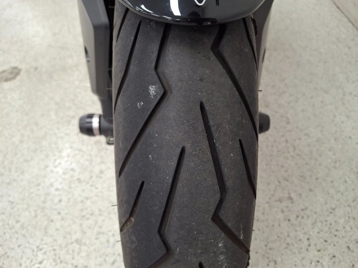 2022 Triumph STREET TRIPLE R Black