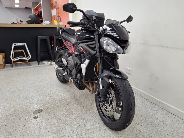 2022 Triumph STREET TRIPLE R Black