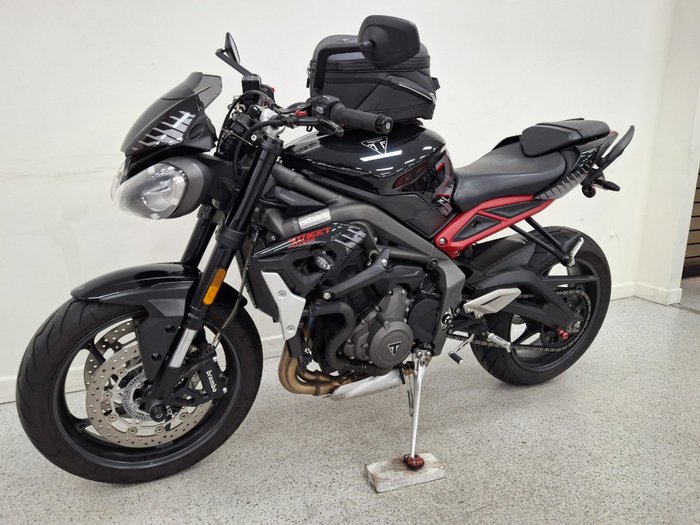 2022 Triumph STREET TRIPLE R Black