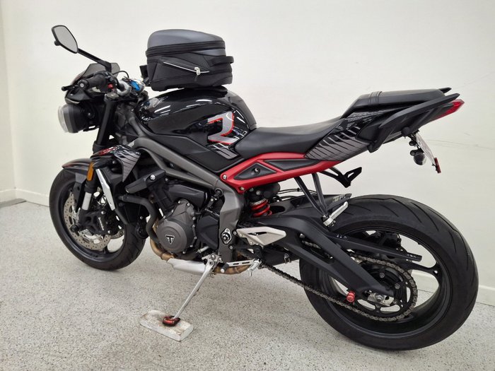 2022 Triumph STREET TRIPLE R Black