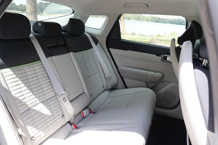 2025 Kia EV4 EV4 EARTH FWD LR