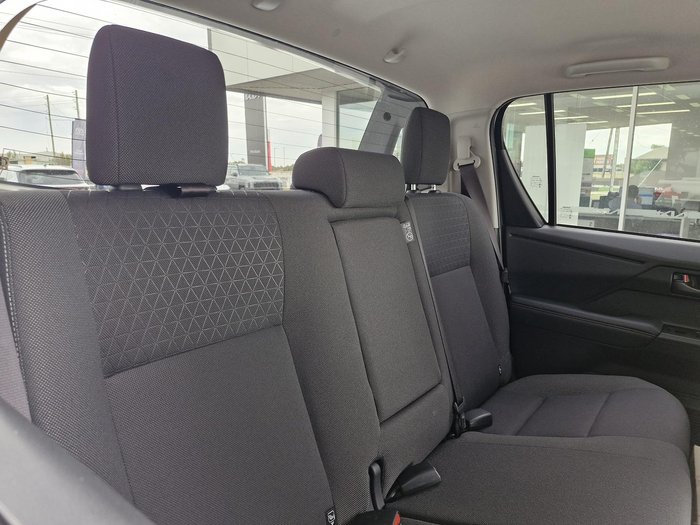 2026 Toyota Hilux SR5 48V