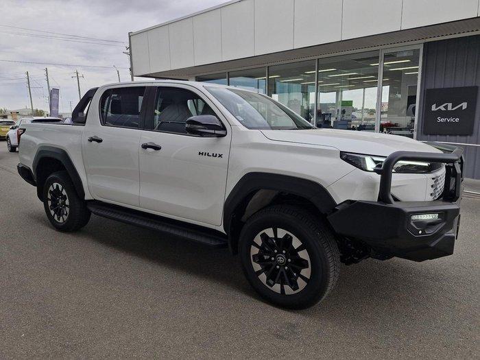 2026 Toyota Hilux SR5 48V