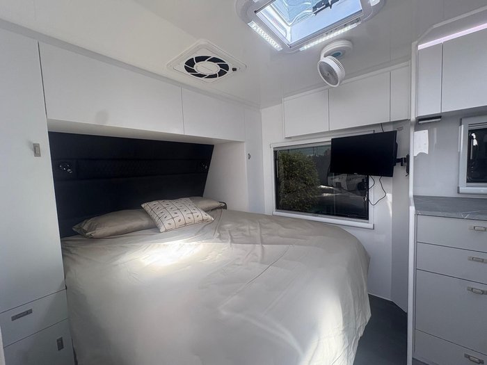 2026 Roadstar Safari Tamer 19'