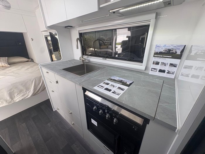 2026 Roadstar Safari Tamer 19'