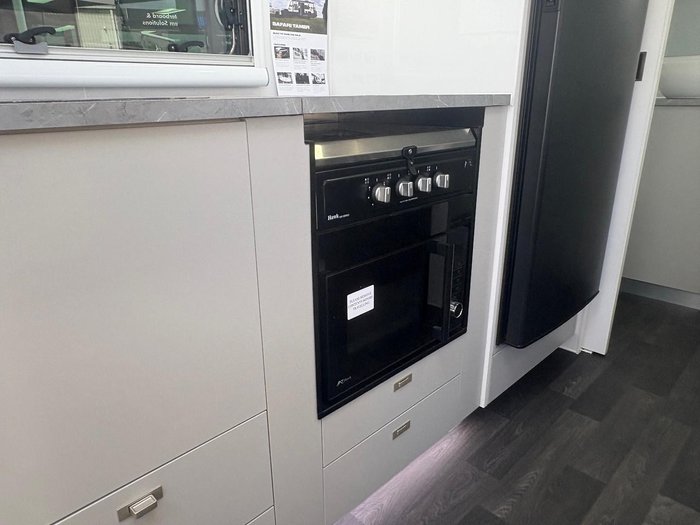 2026 Roadstar Safari Tamer 19'